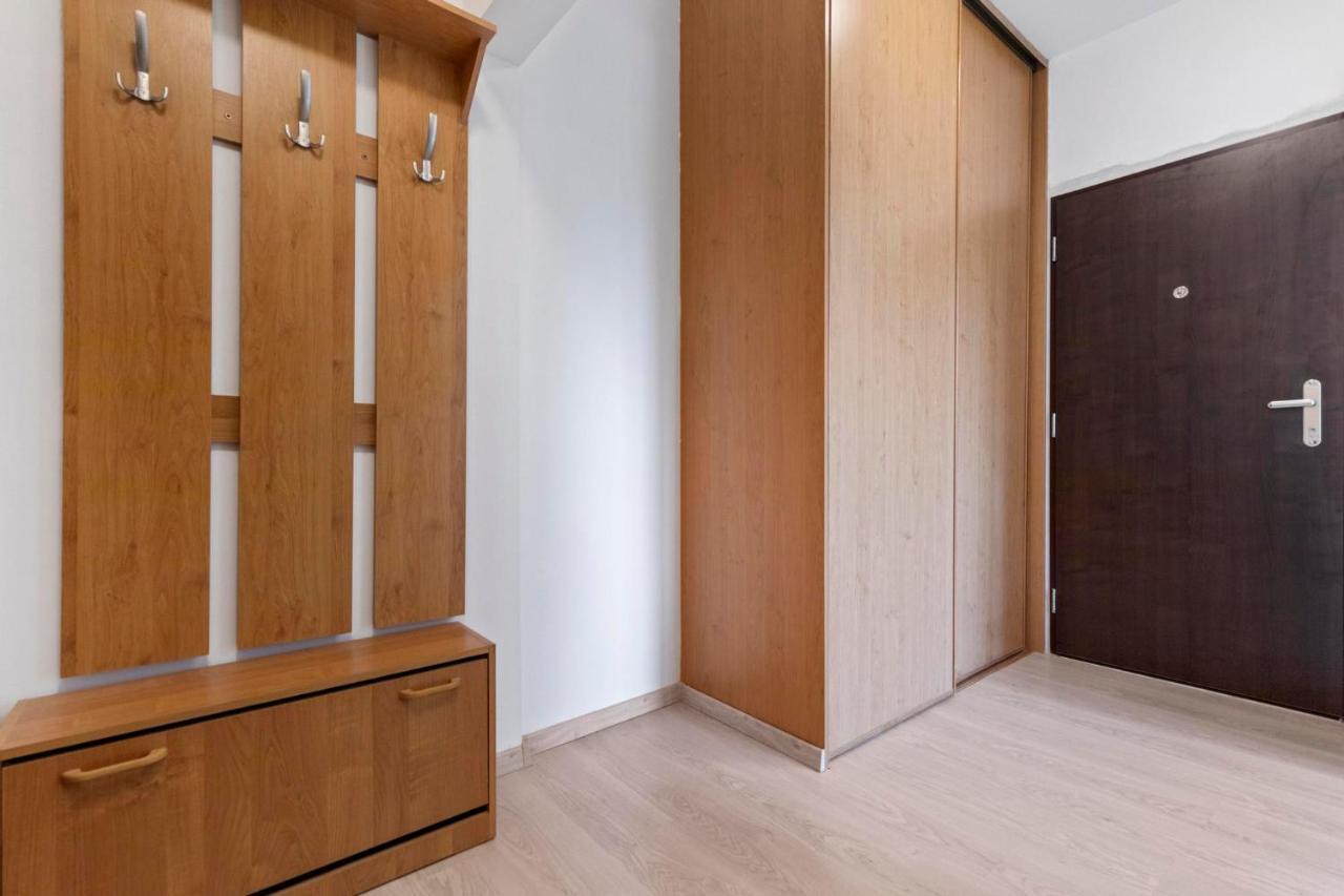 Apartment 20 Minutes From City Center W Netflix, Coffee Or Tea & Parking Братислава Экстерьер фото